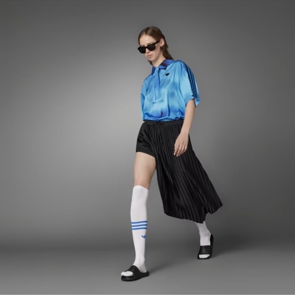 NWT Adidas Blue Version Black Pleated Skirt with Blue 3 Stripes details sz M - Picture 3 of 13